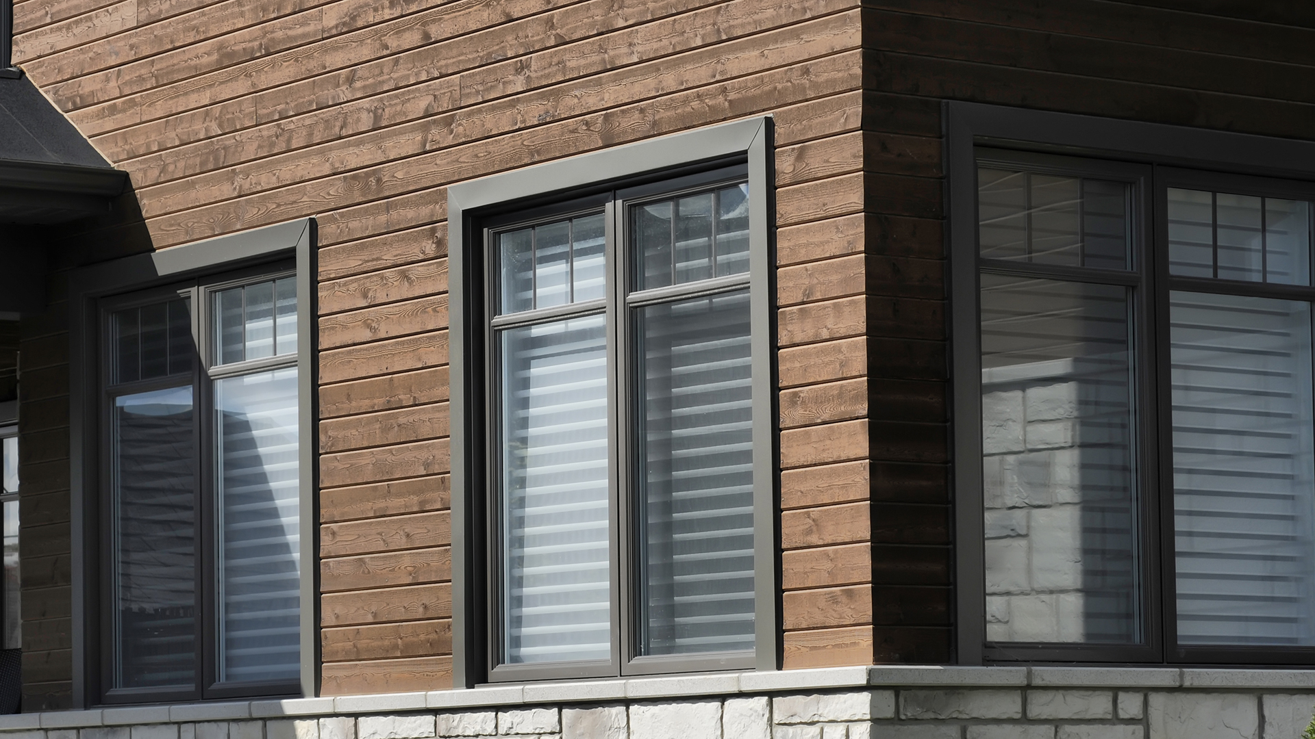 Fenêtre à battant en PVC et hybride (PVC + aluminium) - Vaillancourt